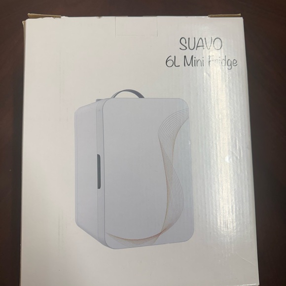 suavo Other - Suavo 6L Mini Fridge White